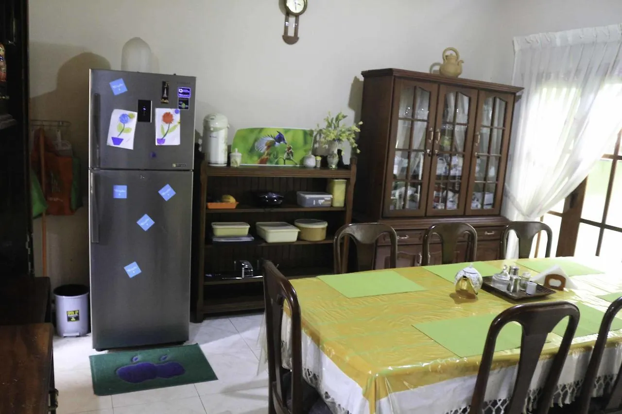 Yoho Granary Homestay 康提 3*,